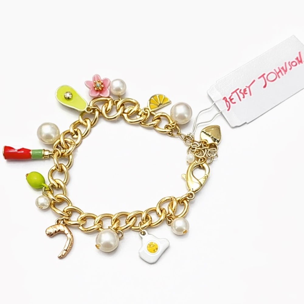 🥑 NWT Betsey Johnson Brunch Charm Bracelet 🥑